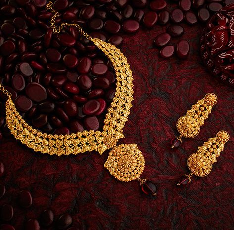 Wedding Gold Jewellery Set, Khazana Jewellery Necklaces, Bridal Necklace Set Gold, Necleses Necklaces Gold, Gold Jewelry Fashion Necklace Indian, Wedding Gold Jewellery Indian, Bridal Gold Jewellery Design Indian, Trending Gold Jewellery Designs, Neckless Gold Jewelry Indian