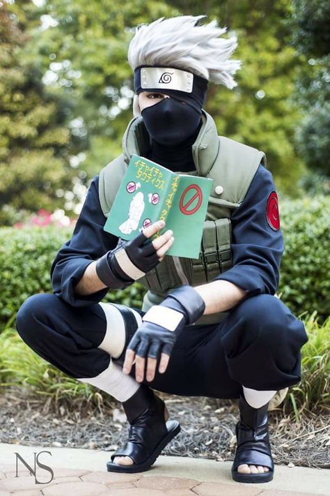 Kakashi Hatake   Animes: Naruto,  Naruto Shippuden, & Boruto Naruto Next Generations Cosplay Materials, Kakashi Drawing, Boruto Cosplay, Deku Cosplay, Sasuke Cosplay, Bts Anime, Tokyo Ghoul Cosplay, Cosplay Naruto, Kostum Cosplay