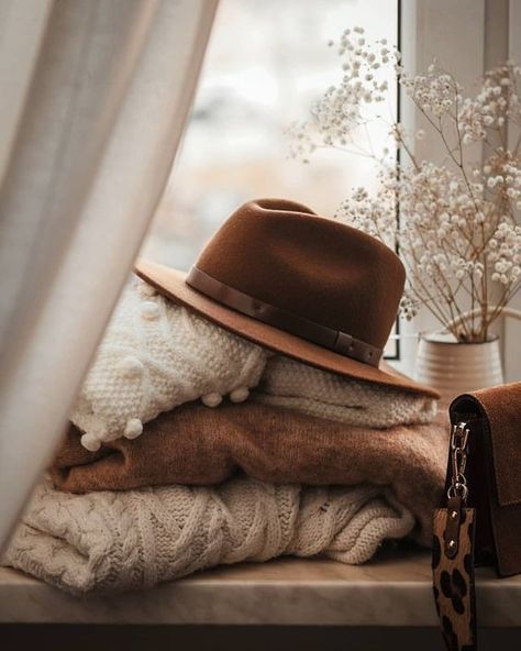 Cozy Flat, Cozy Aesthetic, Flat Lays, Fall Inspo, Fall Feels, Beige Aesthetic, Autumn Cozy, Brown Aesthetic, Autumn Aesthetic