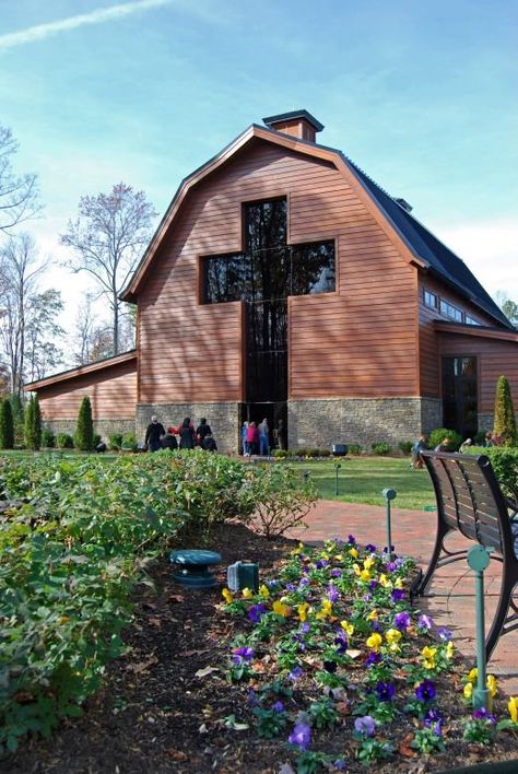 Visit the Rev. Billy Graham farm home and "barn" while walking through the beautiful landscape and various rooms housing hundreds of memorabilia. Beautiful Chapels, Ruth Graham, Obgyn Doctor, Billy Graham Library, Country Barns, Wedding Country, North Carolina Homes, Billy Graham, Old Churches