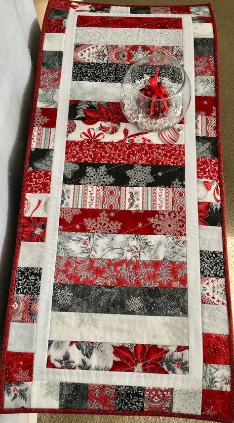 Christmas Table Runner Pattern, Quilted Table Runners Christmas FB8 Christmas Table Runners Patterns, Christmas Table Runners Patterns Free, Table Runners Patterns Free, Table Runners Patterns, Holiday Table Runner Christmas, Christmas Linens, Christmas Table Runners, Christmas Table Runner Pattern, Quilted Table Runners Christmas