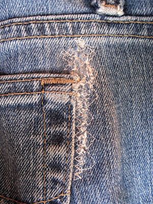 Stitch Hacks, Make Your Own Backpack, How To Patch Jeans, Recipe For Happiness, Repair Jeans, Denim Repair, Mending Clothes, Patch Jeans, Sewing Alterations