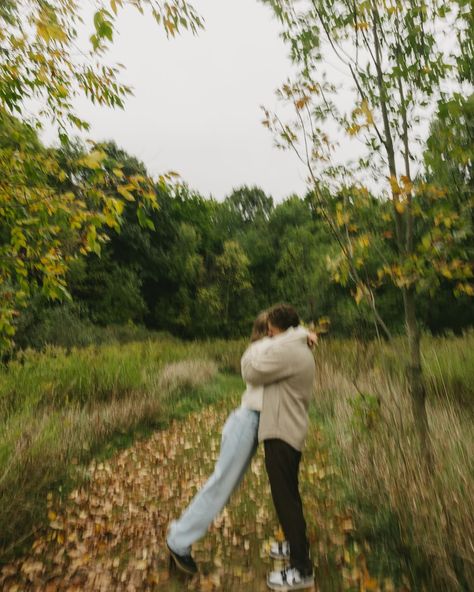 bits & pieces of fall have started showing up in my sessions & i'm notttt mad about it🍂🤎🎞️🧸 - - - - - - keywords - couples, couple, documentary, storytelling, photography, photographer, wedding photographer, documentary wedding photographer, authentic, midwest wedding photographer, travel wedding photographer, destination wedding photographer, documentary couples photographer, storytelling photography, california photographer, european photographer, london photographer, united kingdom photogr... Non Engagement Couple Photos, Granola Couple Photoshoot, Couples Fall Photos, Fall Couples Photos, Vintage Couple Aesthetic, Film Couple Photography, Couple Fall Photos, Faceless Couple Aesthetic, Fall Couple Pics