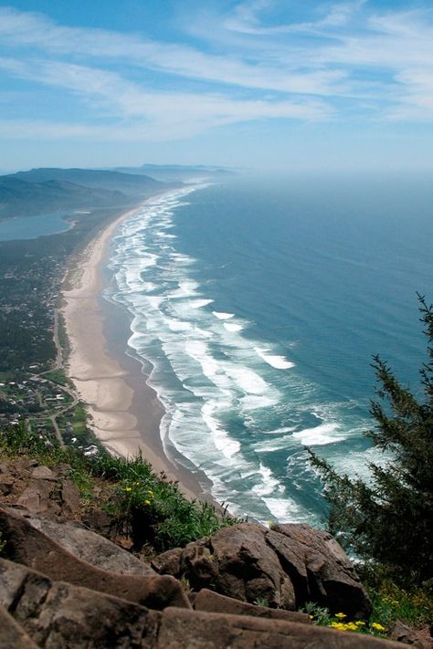 View from Neahkahnie Mountain looking down on Manzanita, Oregon. Beach Environment, Manzanita Oregon, Florence Oregon, Oregon Coastline, Earth View, Oregon Beaches, Mt Hood, Oregon Travel, Pacific Coast