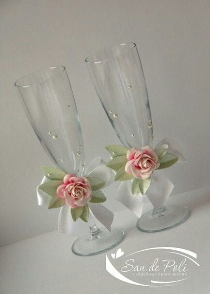 Glass decor ideas Western Centerpieces, Glass Painting Ideas, Flowers Arrangements Ideas, Glass Decor Ideas, 16th Birthday Decorations, Wedding Toasting Glasses, Bride And Groom Glasses, Wedding Wine Glasses, Wedding Champagne Glasses