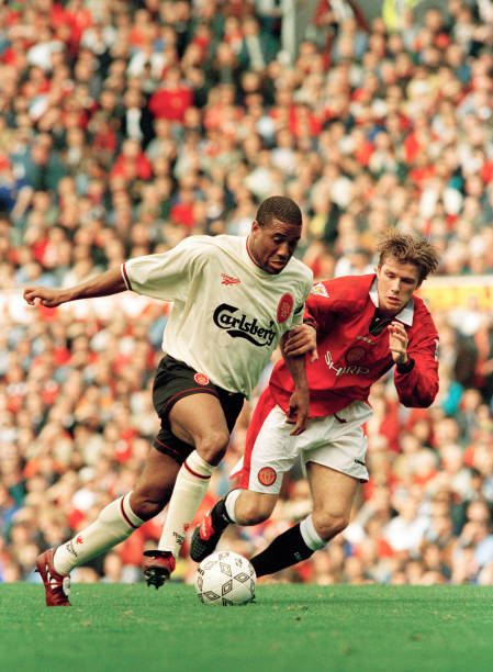 Man Utd 1 Liverpool 0 in Oct 1996 at Old Trafford. John Barnes is tracked by David Beckham in the Premier League clash. Old Liverpool, Man Utd Crest, John Barnes, Man Utd, Old Trafford, David Beckham, Character Development, Liverpool Fc, Premier League