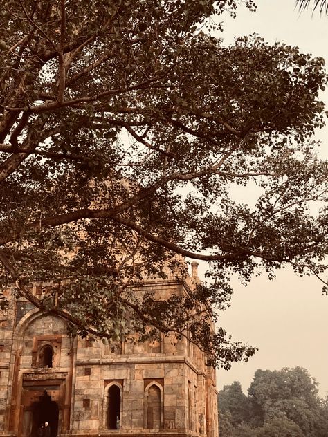 Lodhi Garden, Desi Pinterest, Delhi Sultanate, Traditional Aesthetic, Friends Instagram, Indian Architecture, Indian Aesthetic, Islamic Architecture, New Delhi