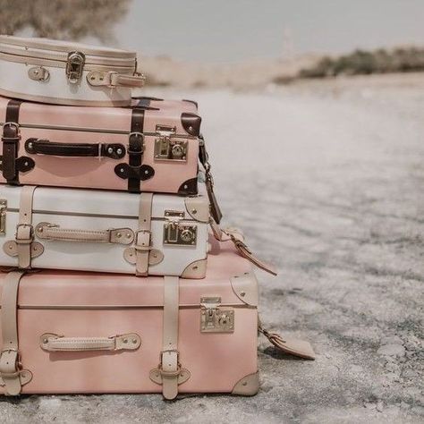 August is calling! Time for a summer getaway 🏝️☀️ #AugustGetaway #Travel #SummerFun #Adventure #Relaxation Wallpapers Rosa, Rose Gold Aesthetic, Photo Rose, Wallpaper Inspiration, Bedroom Wall Collage, Pink Things, Gold Aesthetic, Pink Photo, Pastel Pink Aesthetic