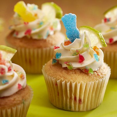 SOUR PATCH KIDS Fiesta Fun Cupcakes | Snackworks US Waxmelts Ideas, Chocolate Nests, Oreo Cookie Pops, Patch Party, Fun Cupcake Recipes, Kid Cupcakes, Homemade Frosting, Baked Cheesecake Recipe, Cookie Ball