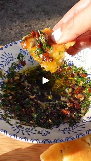 Appetizer Vegan, Bread Dipping Oil, Bread Dipping, New Year's Eve Appetizers, Dipping Oil, Christmas Colours, Sundried Tomatoes, First Video, Italian Style