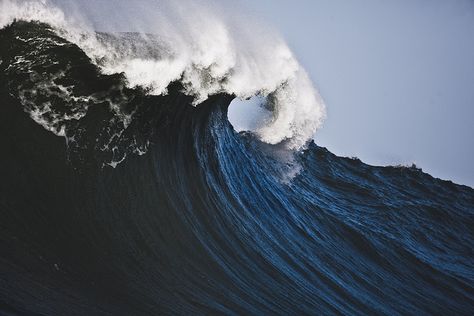 Image Nature, Deep Blue Sea, Sea Waves, Big Waves, Sea And Ocean, In The Ocean, Ocean Beach, Ocean Waves, Belle Photo