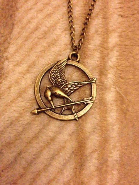 Hunger games Mockingjay Necklace, Hunger Games Necklace, Hunger Games Jewelry, Games Jewelry, Rich Vibes, Mocking Jay, Hunger Games Mockingjay, Boys Jewelry, Catching Fire