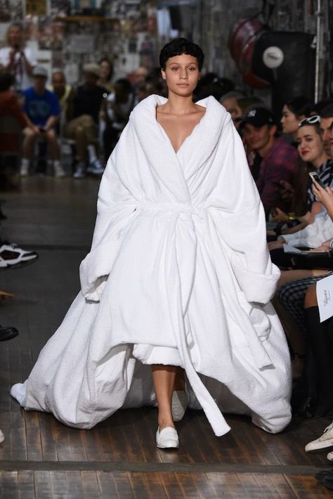 Apparently it is ok to wear a bath robe in public: Massive Bath Robe On The Runway Takes The Pajama Trend To New Heights | Pyjama Trend, Magazine Cover Design, Photography Magazine Cover, Large Fashion, White Fashion, Terry Cloth, Primavera Estate, New York Fashion Week, Instagram Fashion