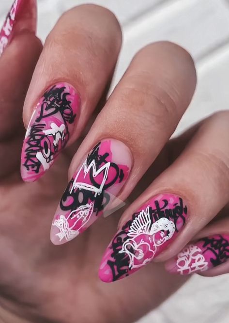 Nails Doodle Art, Nail Art Graffiti, Grafitti Nails Street Art, Nirvana Nail Art, Street Art Nails, Tattoo Nails Designs, Graffiti Nails Acrylic, Punk Nails Designs, Grafitti Nails