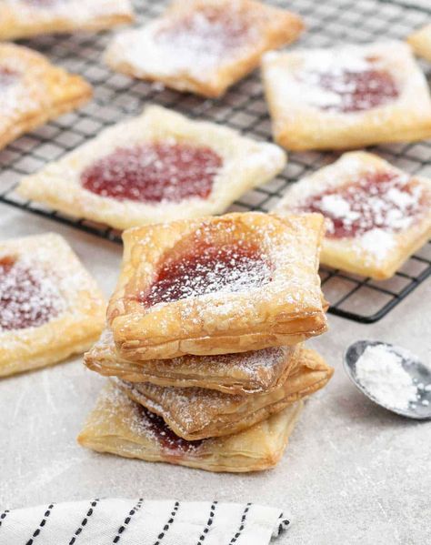 Puff Pastry Jam Tarts Puff Pastry With Jam Recipe, Puff Pastry And Jam Recipes, Jam Tarts With Puff Pastry, Fig Jam Puff Pastry, Strawberry Jam Puff Pastry, Puff Pastry Cookies Recipes, Puff Pastry Jam Recipes, Tea Time Pastries, Sweet Lorens Puff Pastry Recipes