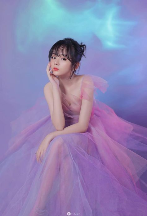 Pink Model Aesthetic, Dress Ungu, Purple Photoshoot, Pre Debut Photoshoot, Korean Photoshoot, Debut Photoshoot, Flower Photoshoot, Photoshoot Studio, Foto Shoot