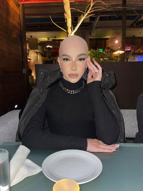 JAMES Charles has been accused of “faking” his newly shaved head “for attention” as fans believe the YouTuber’s wearing a bald cap.  The 21-year-old internet sensation shocked fans when he stepped out for dinner in Los Angeles showing off his dramatic makeover on Thursday night.  The YouTuber first boasted his new look to his eight […] Gold Smoky Eye, Donne Calve, Bald Cap, Bold Women, Shaving Your Head, Healthy Lifestyle Quotes, Bald Women, Shaved Head, James Charles