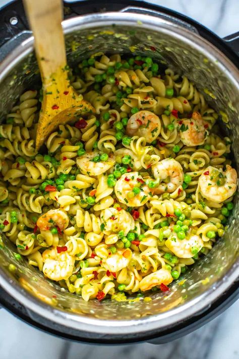 This Instant Pot Shrimp Scampi comes together in 30 minutes! Simply add frozen shrimp to butter, garlic and lemon juice, then pressure cook with pasta. Instant Pot Recipes Shrimp, Creamy Butter Sauce, Salmon Nicoise Salad, Instant Pot Shrimp, Cozy Soups, Greek Marinated Chicken, Little Sunny Kitchen, Potted Shrimp, Recipes Shrimp