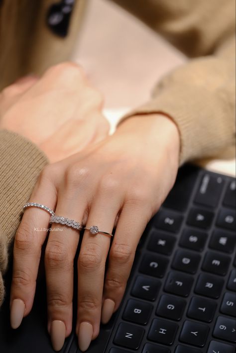 Index Finger Rings For Women Diamond, Classy Rings, Minimalist Accessories Jewellery, خواتم خطوبة, Korean Accessories, Fancy Jewelry Necklace, Rolex Women, Minimalist Accessories, Fancy Jewellery Designs