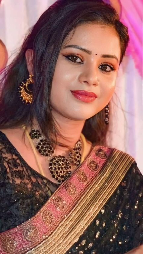 Odia Actress, Indian Woman, Face Beauty, Face Images, Beautiful Smile Women, Desi Beauty, Beauty Face, Girl Face, Beauty Women