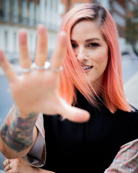 Cassadee Pope (@cassadeepope) • Instagram photos and videos Cassadee Pope, Music Taste, In Depth, Front Row, Songwriting, Musician, Hair Cuts, Thank You, Instagram Photos