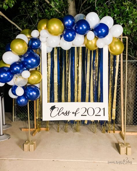 Farewell Party Ideas School Decoration, Grad Invitations Ideas, Reunion Party Decorations, School Leavers Party Ideas, Graduation Ceremony Decorations Stage, Boys Grad Party Ideas, Graduation Party Ideas Blue And Gold, Blue Grad Party Decorations, 2024 Graduation Party Ideas For Boys