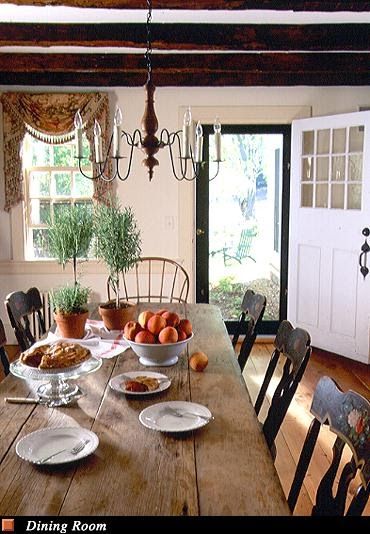 Colonial Dining Room, Vermont Farmhouse, England Farmhouse, New England Farmhouse, Colonial Farmhouse, Country Dining, Colonial Decor, Colonial Home, New England Style