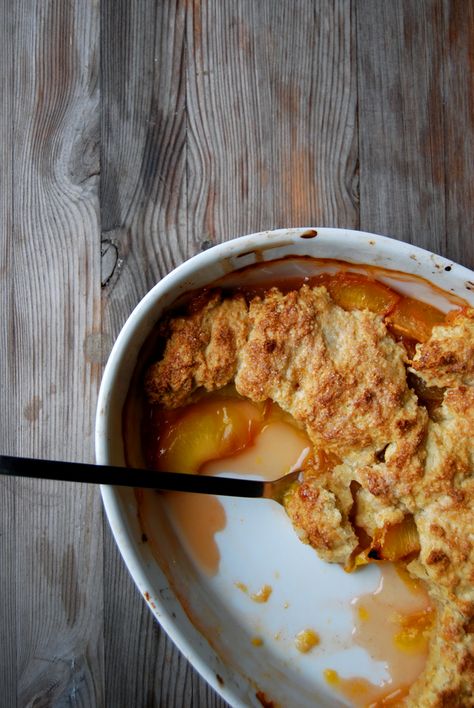 Yellow Plum Cobbler ° eat in my kitchen Yellow Plum Recipes, Plums Recipes Dessert, Scone Dough, Blueberry Cream Cake Recipe, Plum Cobbler, Plum Dessert, Tajin Recipes, Cinnamon Baking, Golden Plum