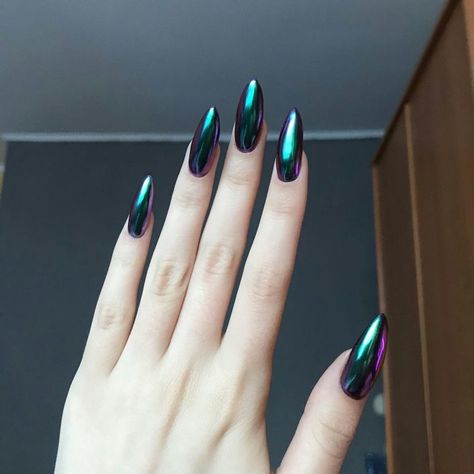 Polygel Manicure Ideas, Black Iridescent Nails, Nail Art Witch, Witch Nail Art, Summer Nails Art, Witch Nails, Art Designs Ideas, Goth Nails, Ideas Nails