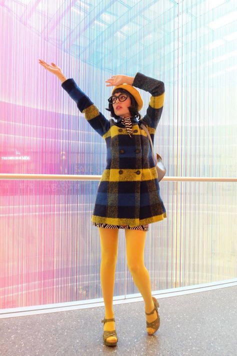 Yellow Tights, Colored Tights Outfit, Tights Outfits, Colored Tights, Quirky Fashion, Outfit Trends, Tights Outfit, Moda Vintage, Colourful Outfits