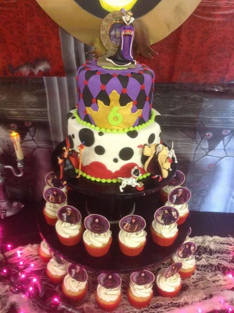 Disney Villain Birthday Cake, Villain Birthday Party, Villains Birthday Party, Villain Party, Villains Party, Birthday Disney, Disney Villains, Catch My Party, Ideas Photo