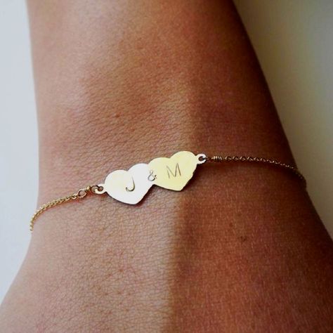 . Cutesy Jewelry, Initials Bracelet, Stamp Jewelry, Couples Initials, Bracelet Initial, Hammered Gold, Initial Bracelet, Double Heart, Two Hearts