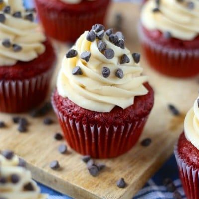 Red Velvet Cookie Dough Cupcakes - Your Cup of Cake Red Velvet Cookie Dough, Cup Of Cake, Red Velvet Cupcakes Recipe, Cupcakes Red Velvet, Best Cupcake, Cookie Dough Cupcakes, Cookie Dough Frosting, Red Velvet Recipes, Fun Cupcake Recipes