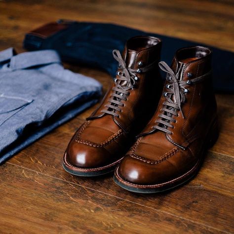 Ten Lessons Learned Nick Horween, of Horween Leather – Leathercraft Lessons from the World's Best Alden Indy Boot, Alden Indy, Alden Shoes, What's Your Name, Gents Fashion, Horween Leather, Leather Company, Rugged Style, Mode Masculine