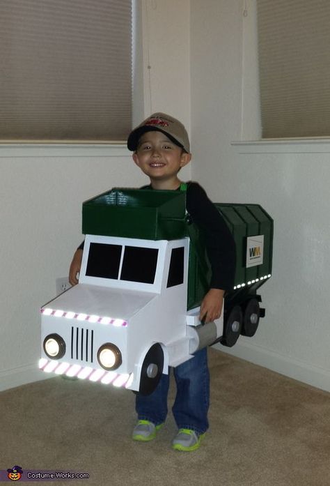 Ryan: My youngest son really wanted to be a garbage truck this year for Halloween. I built this costume in two weeks but spent many long nights on it just so... Garbage Truck Costume, Truck Costume, Garbage Truck Party, Halloween Costumes 2014, Clever Halloween Costumes, Homemade Costume, Costume Works, Homemade Costumes, Halloween Costume Contest