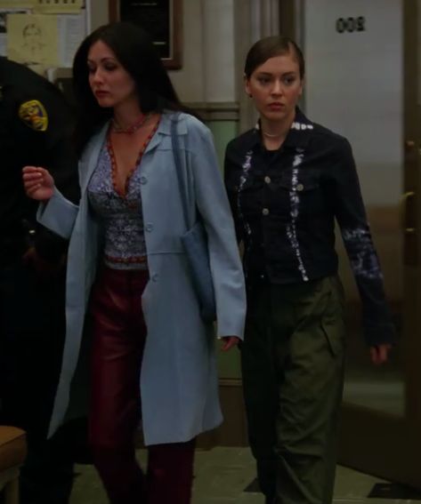 Prue Charmed Outfits, Prue Halliwell Aesthetic, Piper Halliwell Outfits, Prue Halliwell Outfits, Phoebe Halliwell Outfits, Vintage Y2k Outfits, Charmed Fashion, Prue Halliwell, Charmed Tv Show