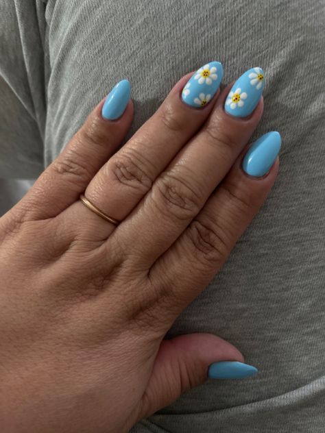 Blue Daisy Nails, Blue Spring Nails, Pastel Blue Nails, Blue Toe Nails, Nail Polish Art Designs, Sky Blue Nails, Mint Nails, Ring Finger Nails, Blue Gel Nails