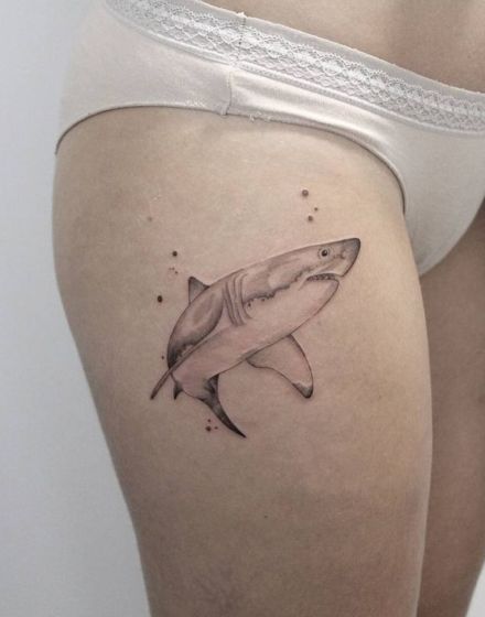 55+ Best Shark Tattoos: Plunge Into The Depths Of The Sea — InkMatch Shark Tattoo Meaning, Small Shark Tattoo, Ocean Tattoo Ideas, Sea Life Tattoos, Hai Tattoo, Rib Tattoos For Guys, Wave Tattoo Design, Ocean Tattoo, Shark Tattoo