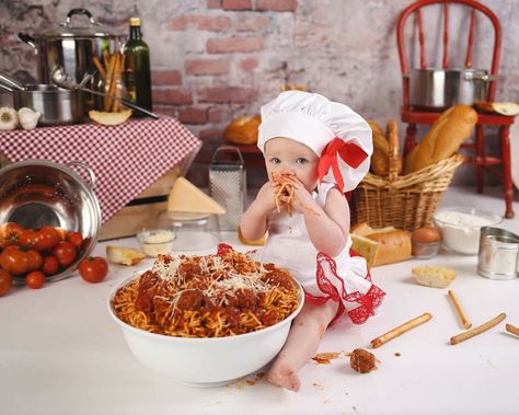 Spaghetti First Birthday Photos, Pasta Smash Photoshoot, Spaghetti Smash First Birthday, Spaghetti Cake Smash, Spaghetti Smash Photoshoot, Chef Cake Ideas Birthdays, Spaghetti Photoshoot, Baby Chef Photo, Spaghetti Photo