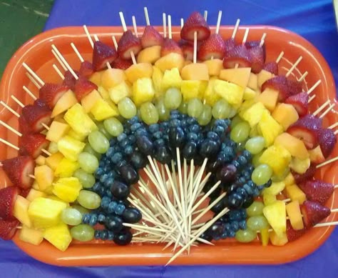 Fruit Skewers Display, Fruit Salad On A Stick, Fruits On A Stick, Fruit On Skewers Sticks, Fruit On Stick Ideas, Fall Fruit Skewers, Fruit Sticks Ideas, Fruit Cabob, Fruit Screwers