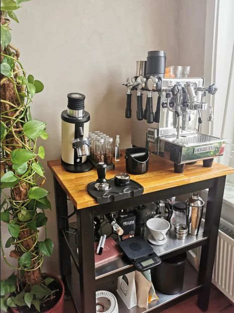 Kaffe Station, Brew Bar, Coffee Bar Design, Home Coffee Stations, Coffee Nook, Home Coffee Bar, Coffee Bar Home, Espresso Bar, Flat Ideas