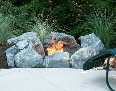 Fire Pit of Ledge Rock, natural and inexpensive Beach Theme Backyard, Natural Fire Pit, Deck Fire Pit, Stone Fireplaces, Outdoor Fireplace Designs, Fireplace Designs, Stone Fire Pit, Fire Pit Area, Diy Fire Pit