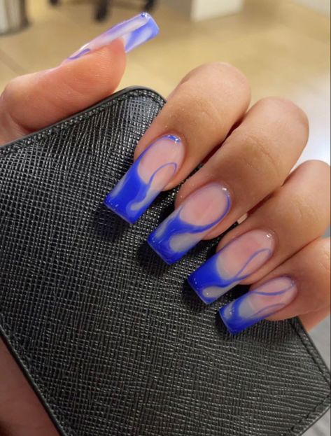 Purple Blue elegant swirls on acrylic nails medium length. Image showing 4 out of 5 nails with thumb being a side profile. Purple Squiggly Nails, Blue Lines Nails, Light Purple Nails, Dark Purple Nails, Swirl Nails, Nail Appointment, Blue Gel, Purple Line, Lines On Nails