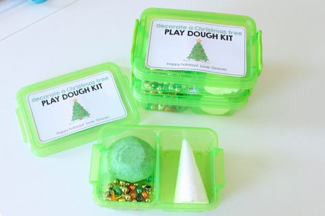 Dit Christmas Gifts, Play Dough Christmas, Play Doh Kits, Class Christmas Gifts, Invitation To Create, Decorate A Christmas Tree, Christmas Units, Playdough Kits, Christmas Play