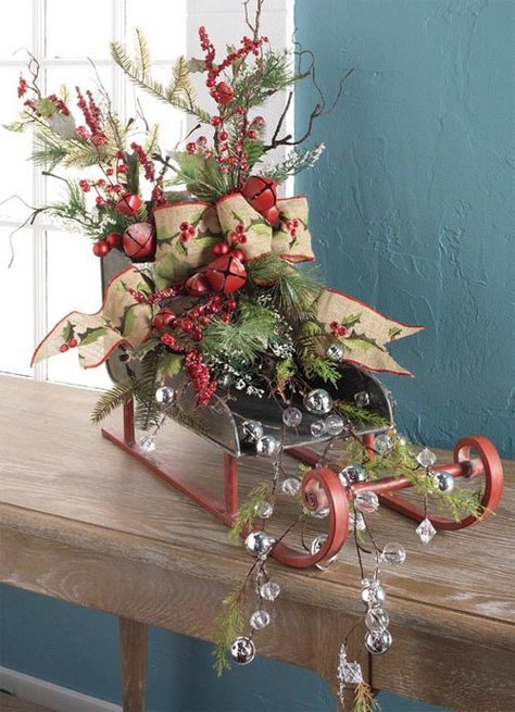 Christmas Sleigh Decorations, Diy Christmas Decorations For Home, Christmas Sled, Christmas Centers, Christmas Flower Arrangements, Christmas Floral Arrangements, Fabulous Christmas, Christmas Sleigh, Trendy Tree