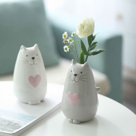 Cute Ceramic Animal Decorative Small Vase - FeelGift Pottery Cat Vase, Cat Ceramic Ideas, Clay Vase Diy, Kawaii Ceramics, Ceramic Cute, Crochet Couture, Ceramic Flower Vase, Pottery Animals, Vase Decoration