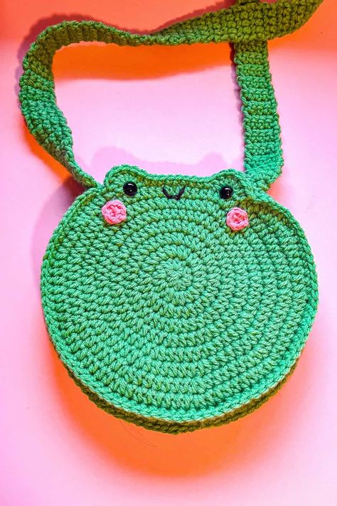 Mushroom Patterns, Frog Bag, Frog Crochet Pattern, Autumn Crochet, Frog Crochet, Crochet Mushroom, Quick Crochet Patterns, Crochet Frog, Crochet Fall