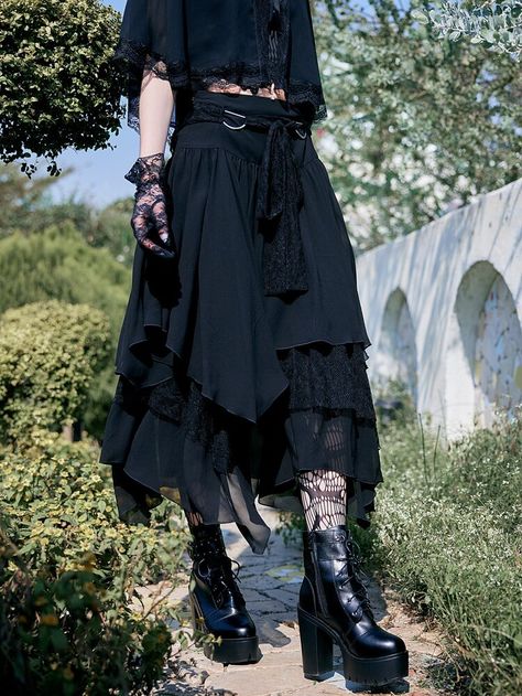 ROMWE Goth Contrast Lace Asymmetrical Skirt | SHEIN USA Vestiti Edgy, Goth Skirt, Fair Outfits, Modieuze Outfits, Vestidos Vintage, Asymmetrical Skirt, Gothic Outfits, Goth Outfits, Alternative Outfits