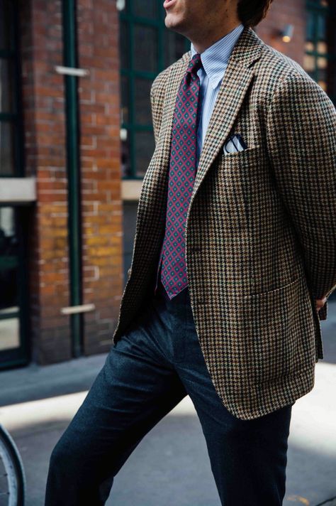 Red tie, blue Oxford cloth button down shirt, brown houndstooth blazer, charcoal grey blazer, casual Friday Houndstooth Blazer Outfit, Blazer Outfits Men, Der Gentleman, Look Formal, Blazer Outfit, Inspo Board, Houndstooth Blazer, Ivy League, Blazer Outfits