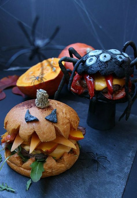 Spider Food, Easy Halloween Snacks, Gluten Free Puff Pastry, Halloween Food Appetizers, Cocktail Appetizers, Spooky Food, Halloween Appetizers, Appetizer Bites, Halloween Dinner